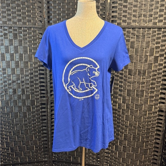 Genuine Merchandise Tops - Chicago cubs women's Blue V-Neck Graphic Tee NWT. Sz L